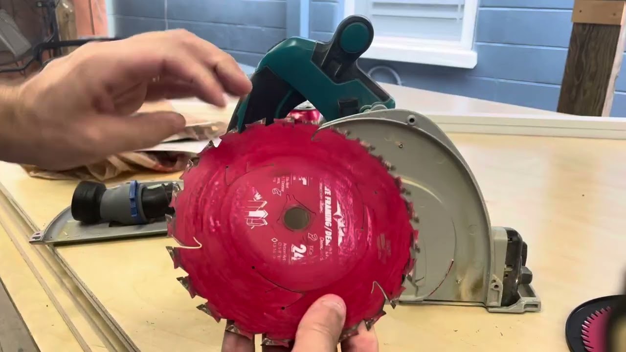 Makita XPS01PTJ Plunge Circular Saw Kit, Blade changes are so easy, takes about 3 minutes