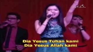 Video thumbnail of "Nikita - Dia Lahir Untuk Kami (Live)"