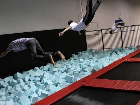 Indoor Trampoline Park Near Me, Gurnee Il - YouTube