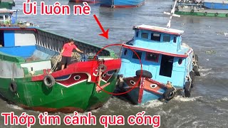 KINH HOÀNG / Tàu Kéo Thể Hiện Sức Mạnh Ủi Bay Ghe Sắt Giải Cứu Sà Lan Tuột Cống