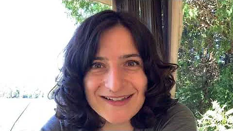 SweetWater Presents Front Row with Julie Hereish