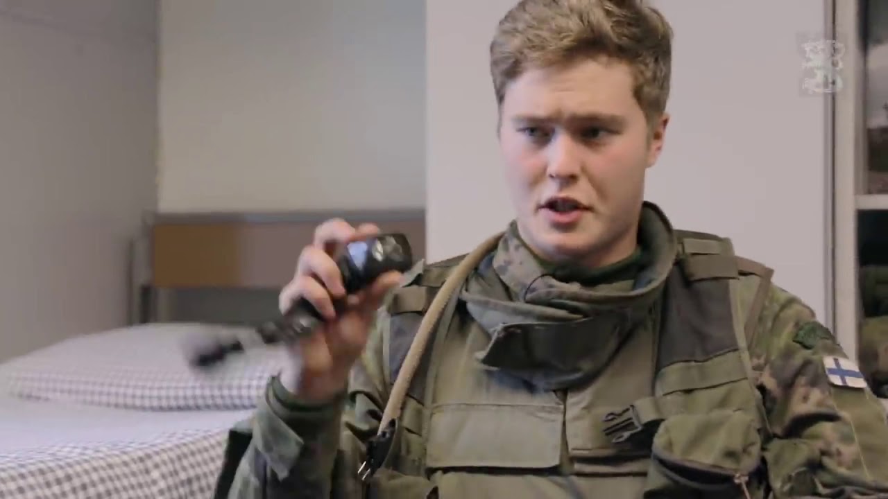 SinäTuubaPaska - Tervemenoa armeijaan! / Suomen pulustusvoimat