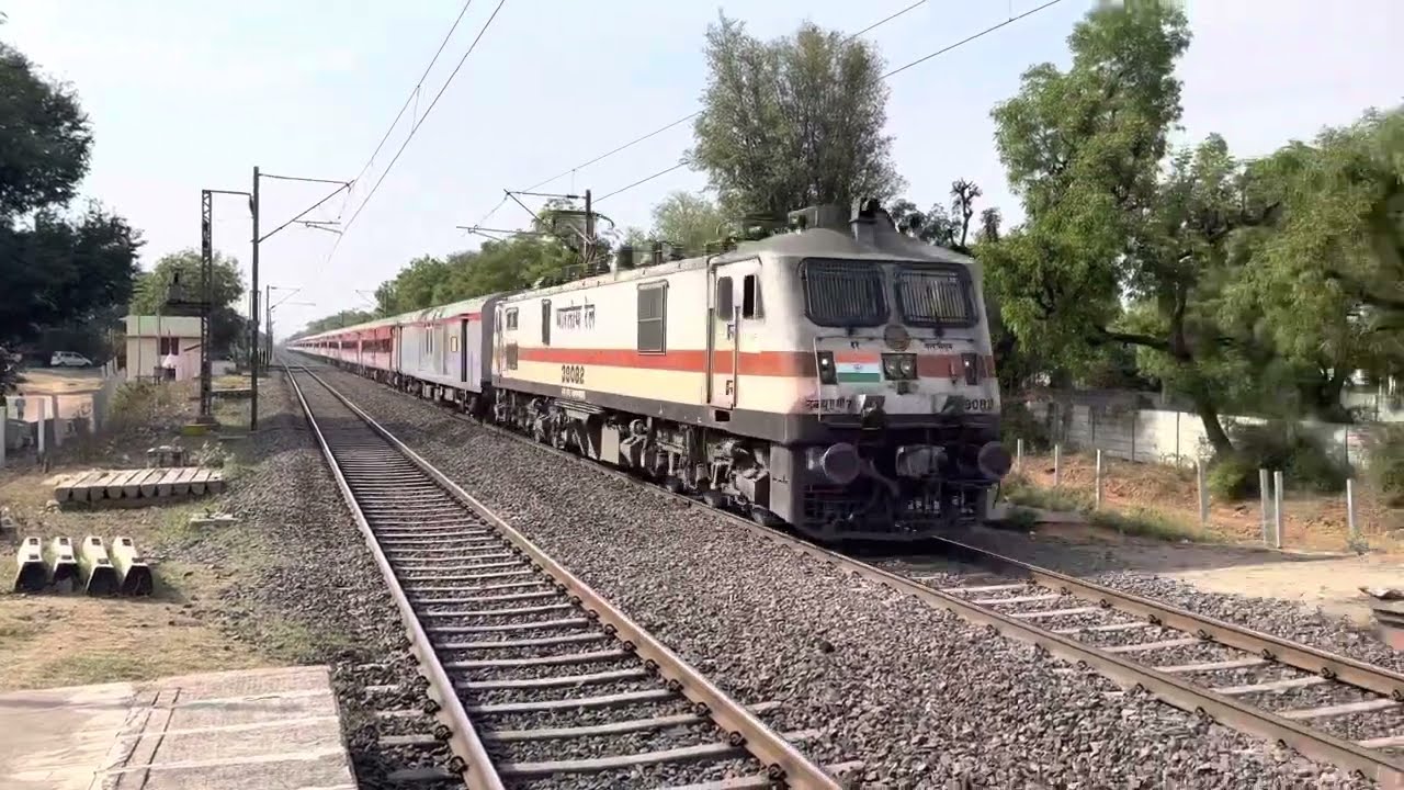 130 का ताँड़व🔥🔥 #16333 Veraval - Thiruvananthapuram Central Express ...