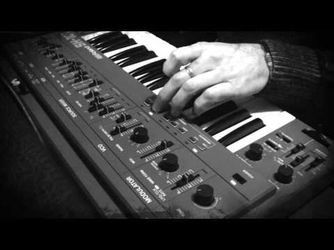 SH101 plays Squarepusher - Theme from Ernest Borgnine