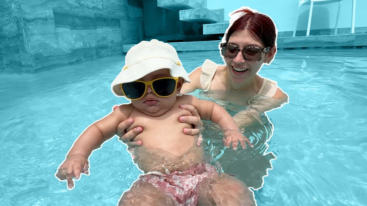 Su Primer Día De Piscina