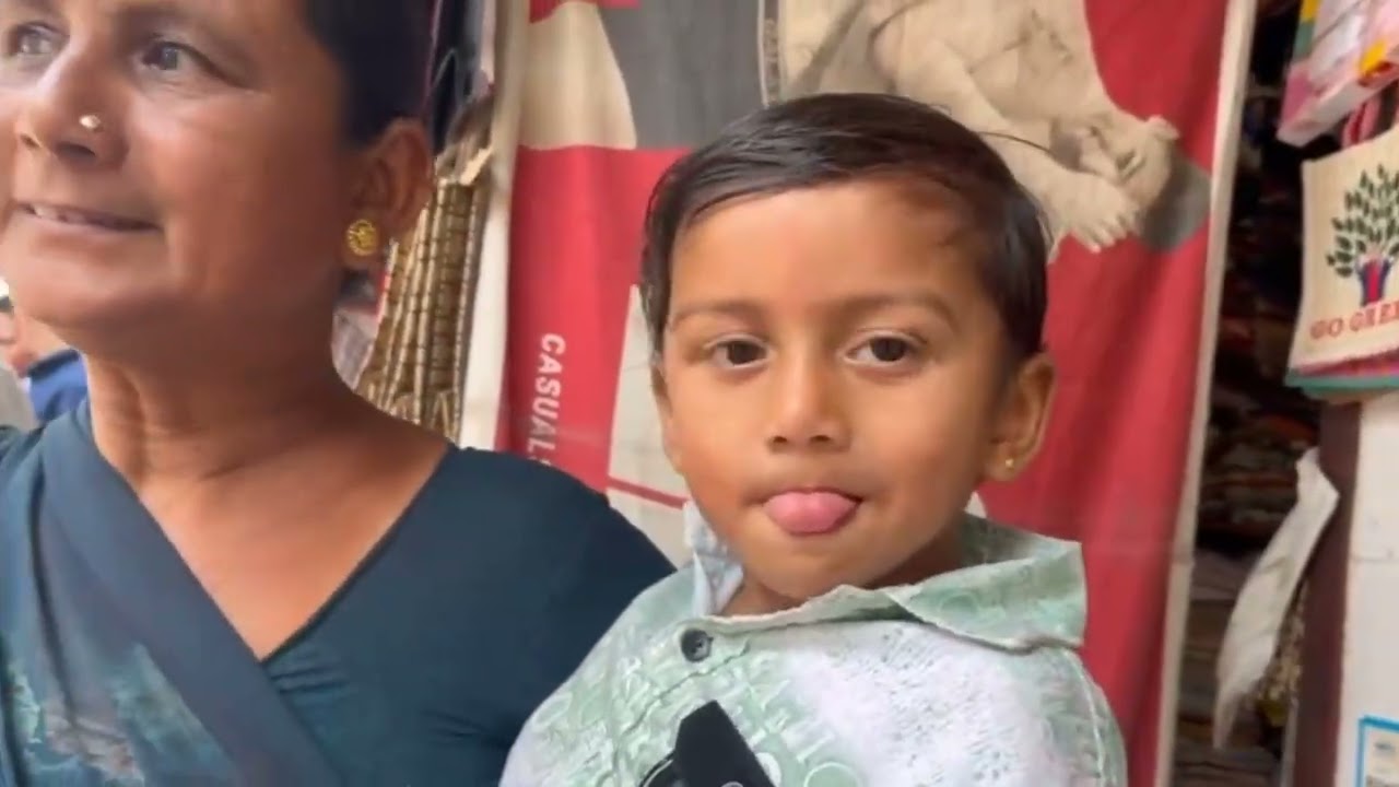 મમ્મી પપ્પા શાકભાજી લેવા ગયા 😄✌🏻🤣