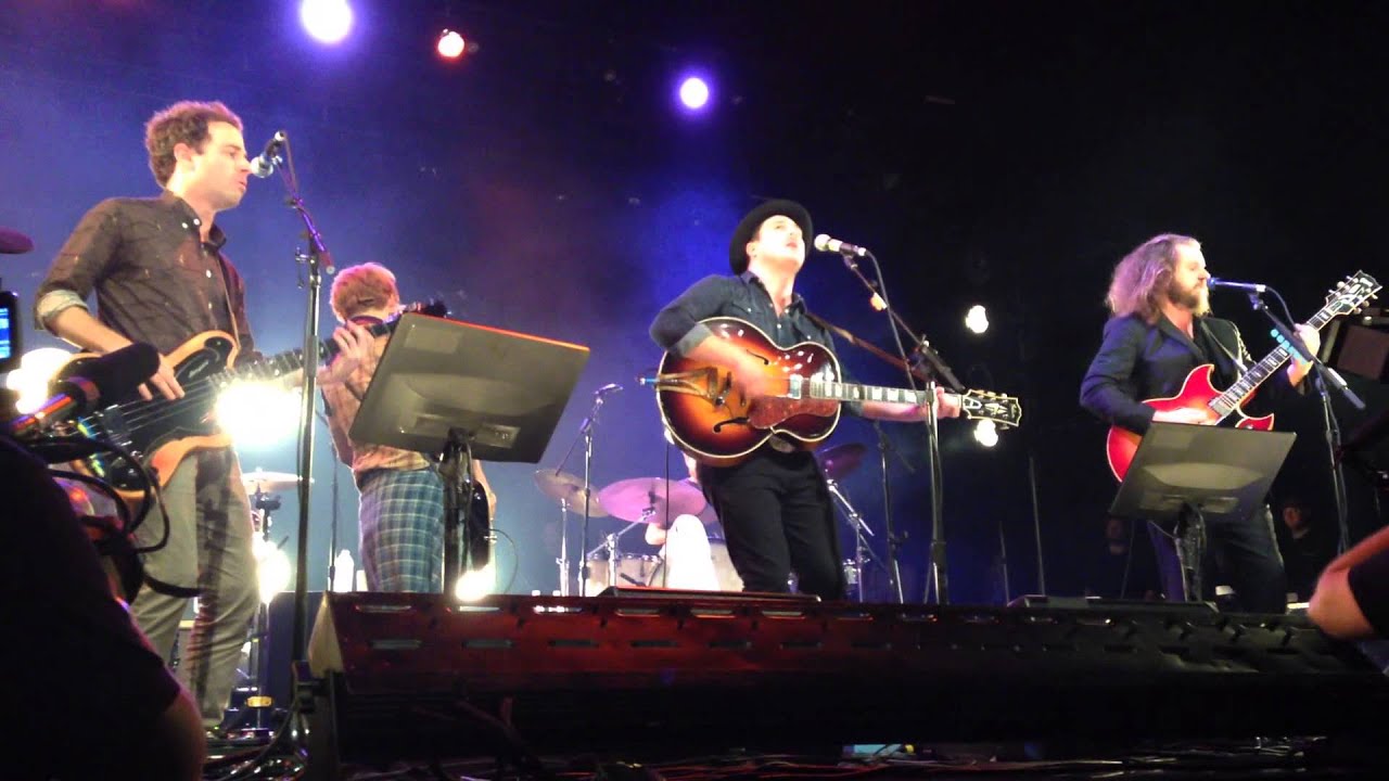 Johnny Depp Plays Guitar With The New Basement Tapes LIVE