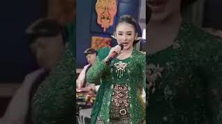 Download Lagu Niken Salindri ayang ayang #nikensalindrycampursari #subscribe #dangdut #cover # MP3