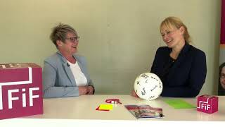 Bibiana Steinhaus- Webb Gratuliert Den Fif- Frauen