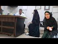 A nomadic mother travels to a city hospital for treatment of her illness.