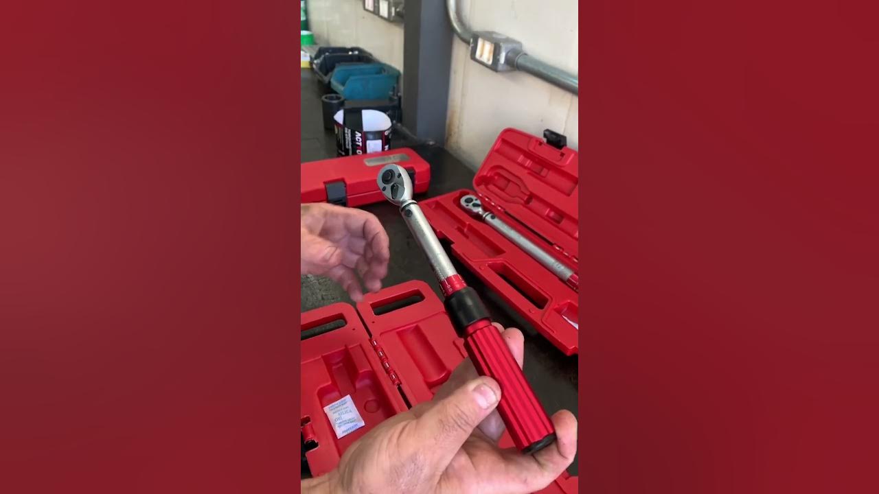 Orollardagi porno sarguzashtlar Katta kokrak va mikro bikini