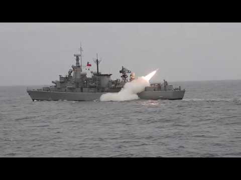 Armada de Chile lanzando Exocet, Harpoon, Mark 46, SM-1, RIM-7, etc..