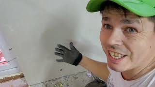 видео: Леплю гипсокартон на Клей-Пену. Штукатурить не надо. Без грязи и пыли отделка в газобетонном доме картинка: Леплю гипсокартон на Клей-Пену. Штукатурить не надо. Без грязи и пыли отделка в газобетонном доме