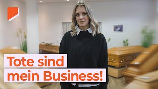 Emily (22) hat schon über 1000 Menschen beerdigt.  // mit @Sashka