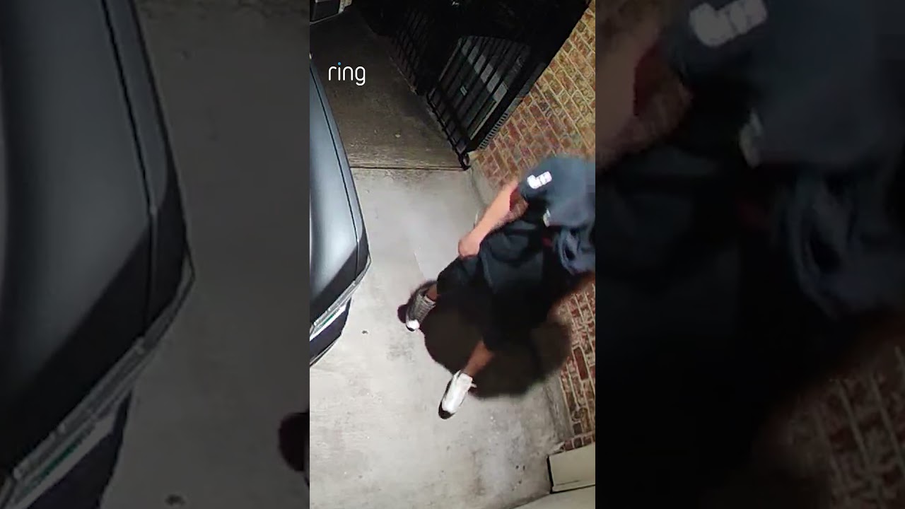 Ring Siren sends two strangers running away from this vehicle.