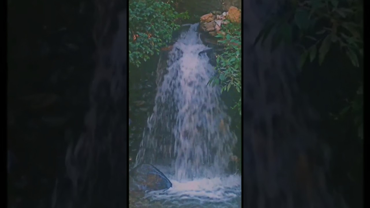 Pahadon ka Sabse Khoobsurat Jharna! 🌿❤️