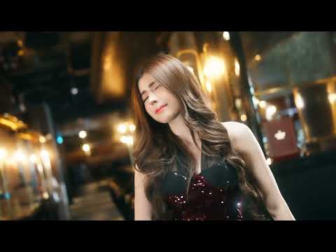 ទះដៃអបអរគេ - សុខ ពិសី ( Official Lyric VIDEO )