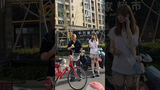 🥳🎉😆🤭The girl got frank with the bike rider.