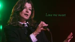 Watch Amy Grant Love Me Tender video