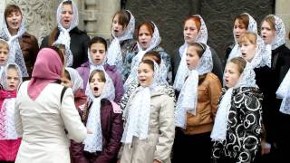 Детский хор. Девочки поют на празднике милосердия 25.09.11