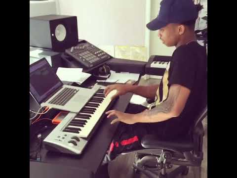 Talented Dude Makes A Beat From Scratch Then Jumps In The Pool