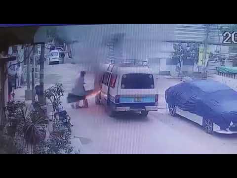 School Van incident 5C Al Hamra Academy caught in CCTV Footage