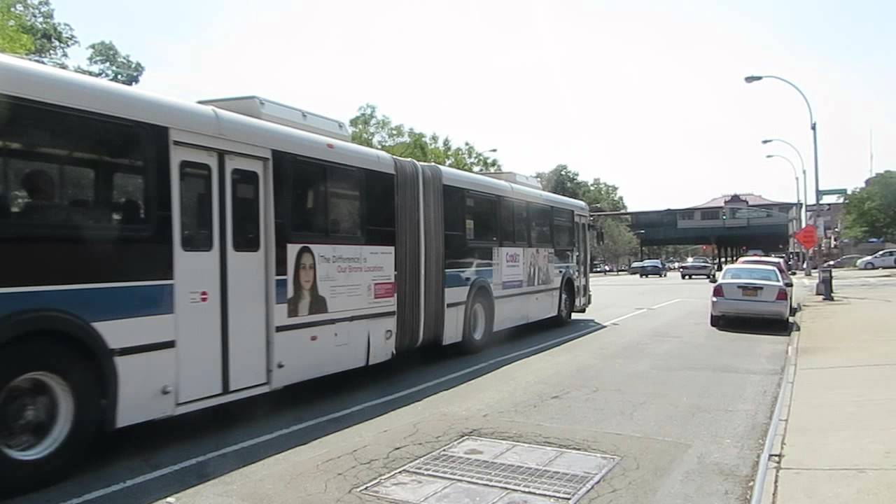 NYC Bus West Farms Bound D60HF 5572 Bx9 At Manhattan College Pkwy nyc-bus-west-farms-bound-d60hf-5572-bx9-at-manhattan-college-pkwy
