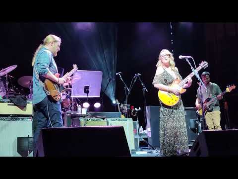 Tedeschi Trucks Band " How Blue Can You Get"