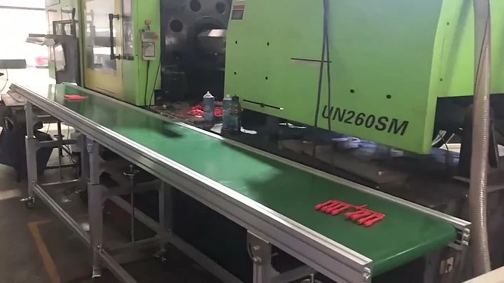 Elevating food conveyor assembly line workbench