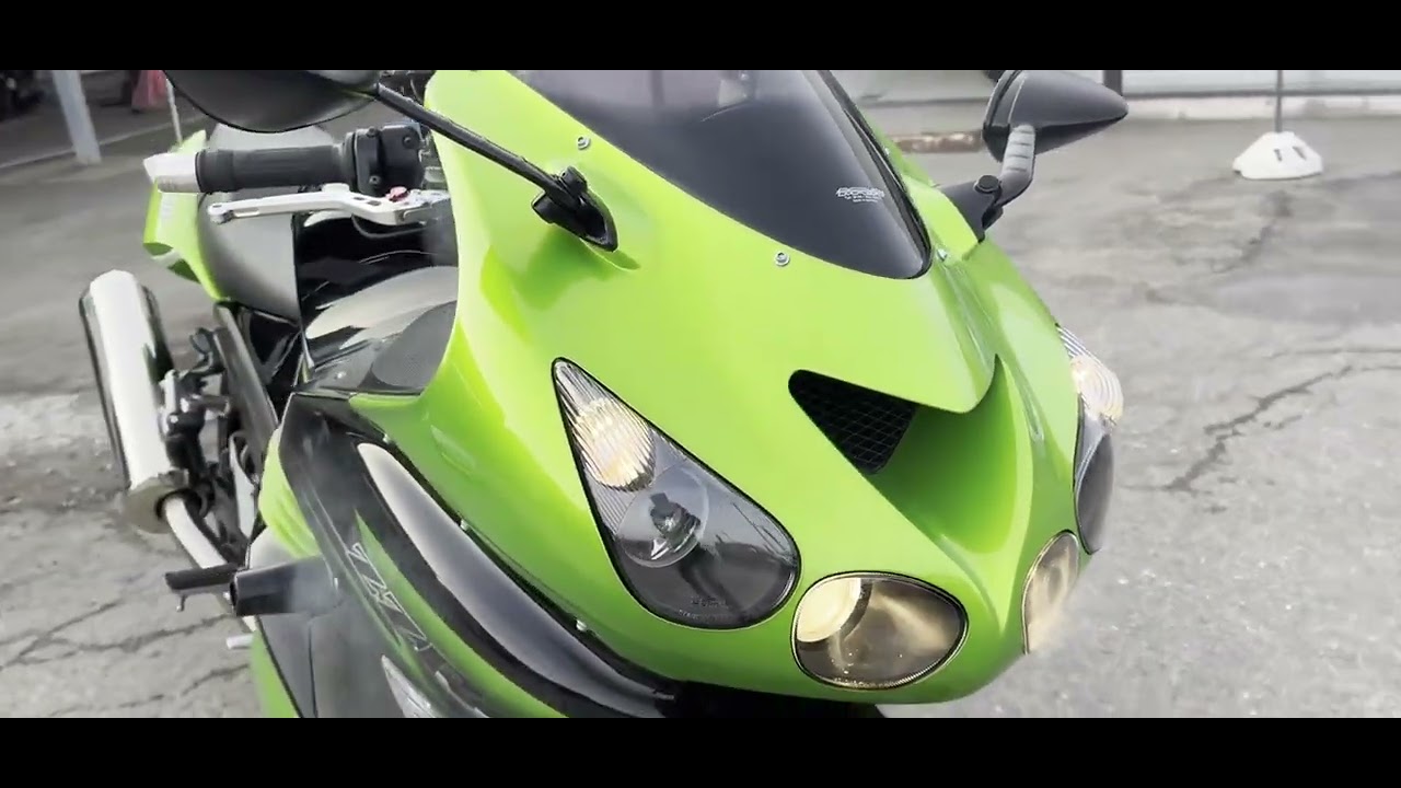 ZZR1400/ZX-14/カワサキ ZXT40C 1オーナー ブライト正規 マレーシア