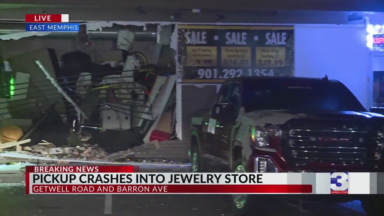 Stolen car smashes into East Memphis jewelry store - YouTube