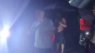 8月2日凌晨茨村大桥西堤政府派人偷挖大堤被村民发现并制止现场村民与警察对峙完整版