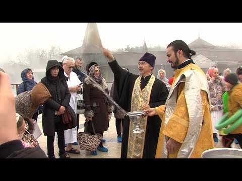 Videó: Hogyan ünneplik Az Ortodoxok Szent Iván Rilski ünnepét