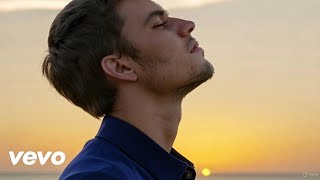 Justin Bieber – Light on Me (Official Music Video)