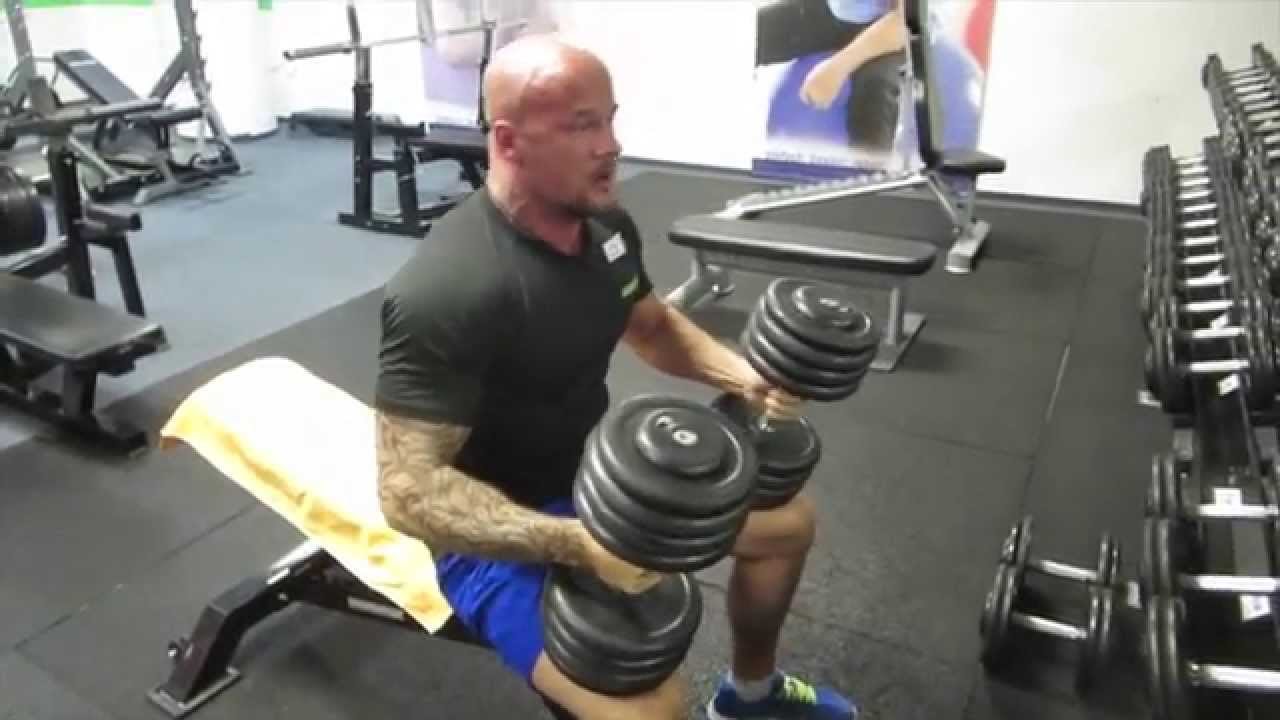 Kurzhanteln richtig aufnehmen