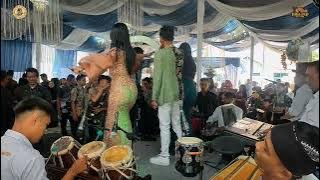 MOJANG KARAWANG ( Sinjang Gejeud Milu )