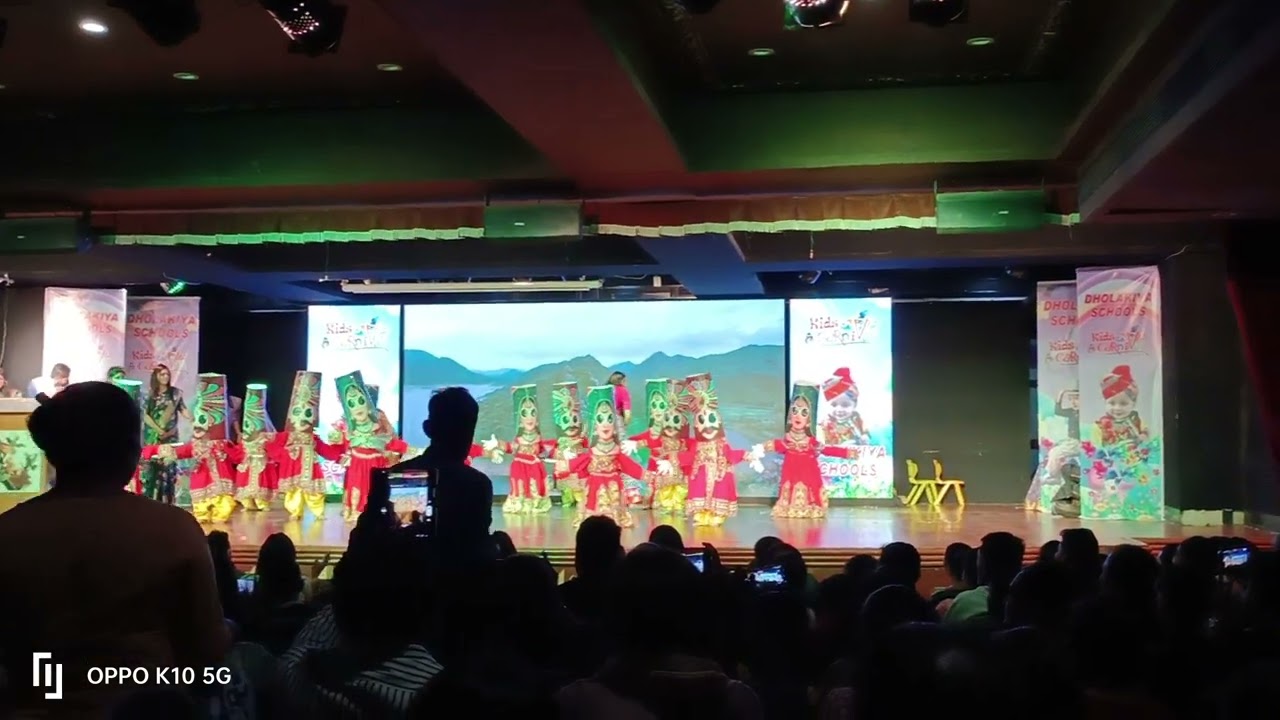 Lilliput dance performance  Dholakiya school