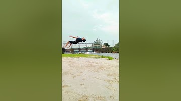 🤷‍♂️backflip tutorial video😱#viral #shorts #video #backflip #stunt #tending #backflip 😱😮😧