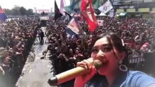 Story Whatsapp Menangis Hati Ini Ku Juga Bersimpati