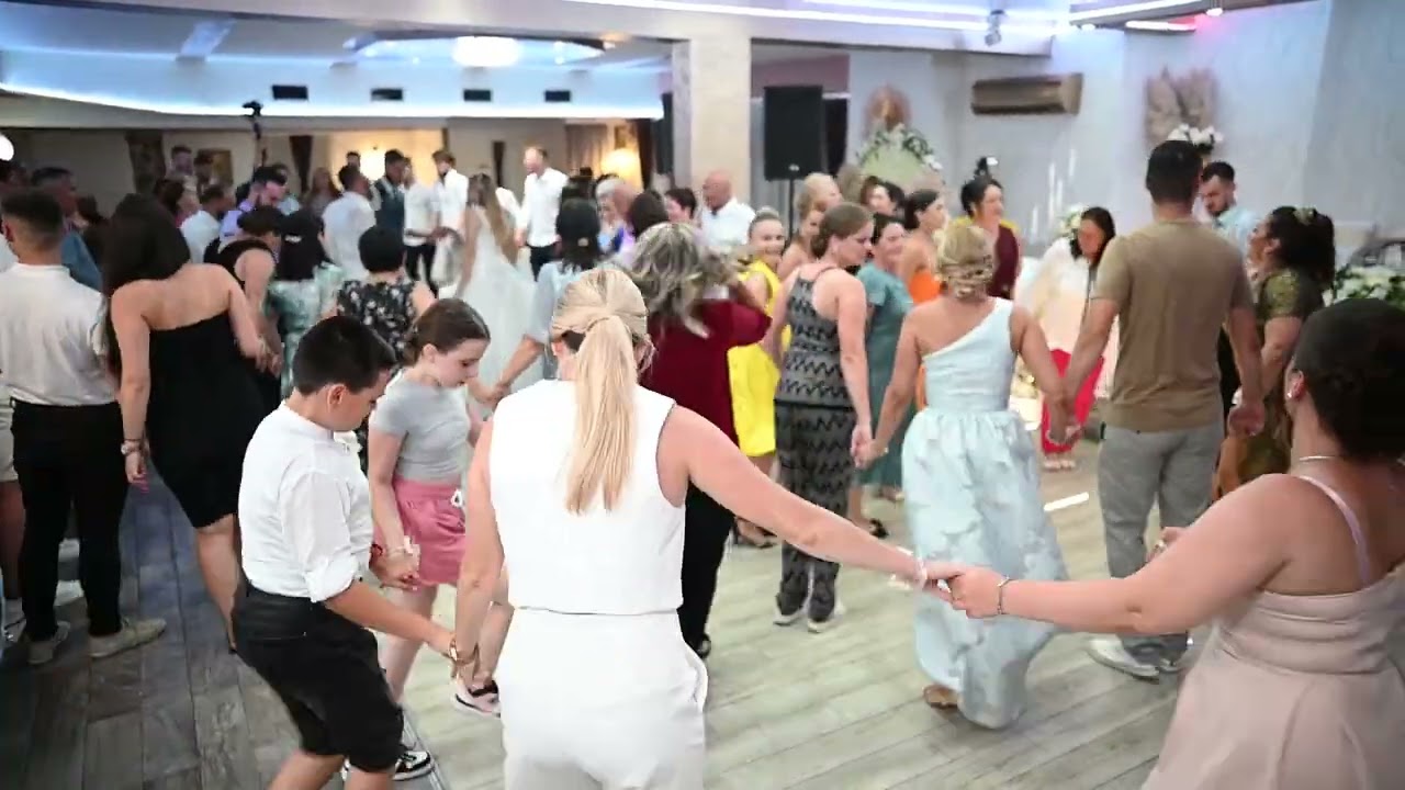 Uzicko kolo u srcu Krajine - Igrač se bacio na pod, a onda nastavio još jače