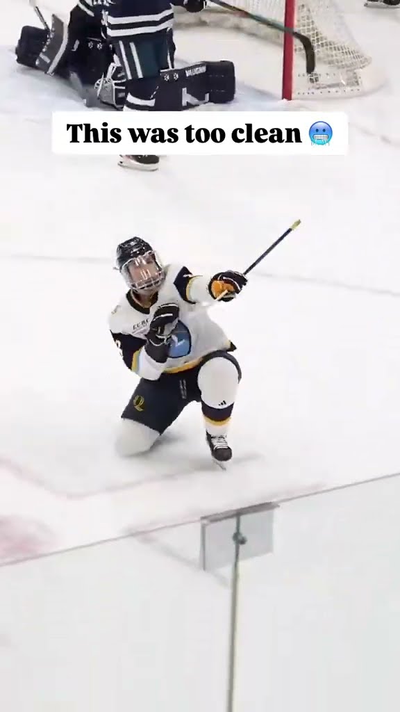 She floated through the defense ? (via @QuinnipiacWomensIceHockey/TT)