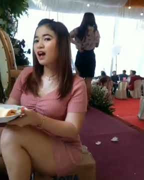 Tiktok Biduan Makan Di Panggung