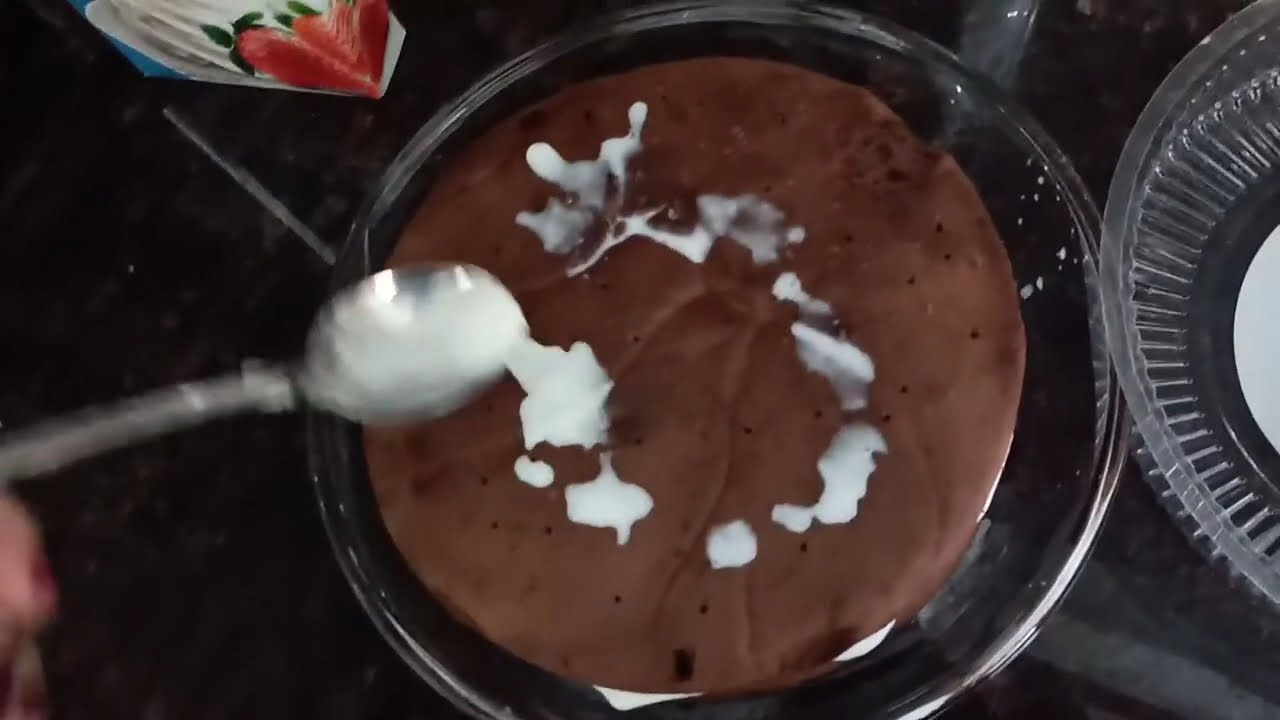 Hazır kekle çok kolay pasta nasıl yapılır ?,yaş pasta tarifi. YouTube