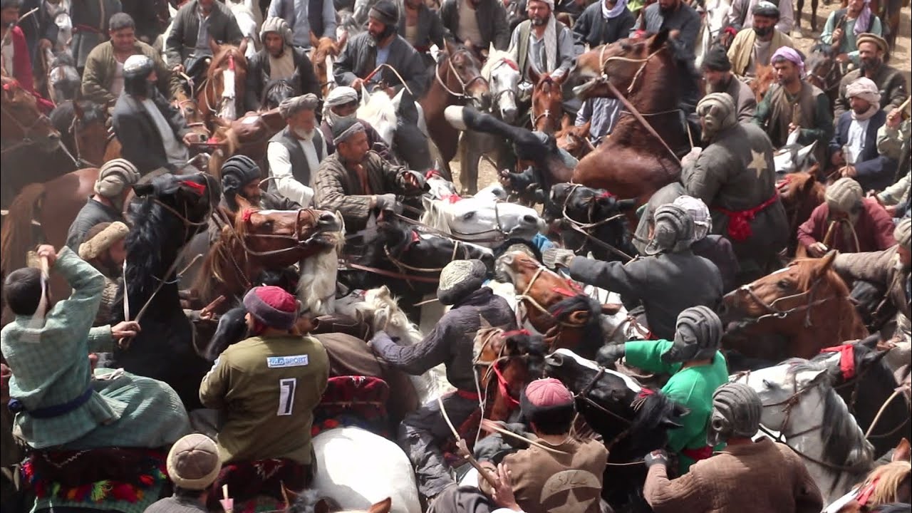 بزکشی ولایت تخار ولسوالی چاه آب با اشتراک پهلوانان از تمام نقاط افغانستان بدخشان قندوز بغلانBuzkashi