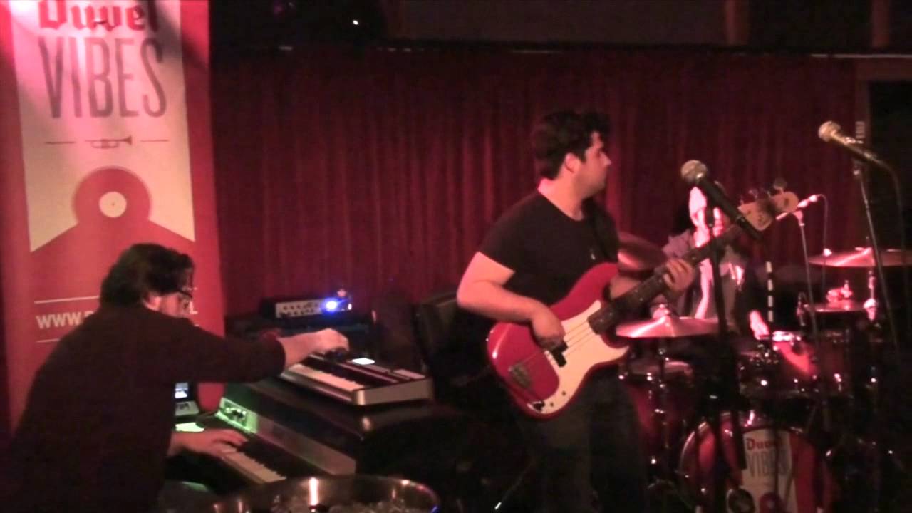 Fat Easy Grey - Intro + Drifting mind Live @BIRD