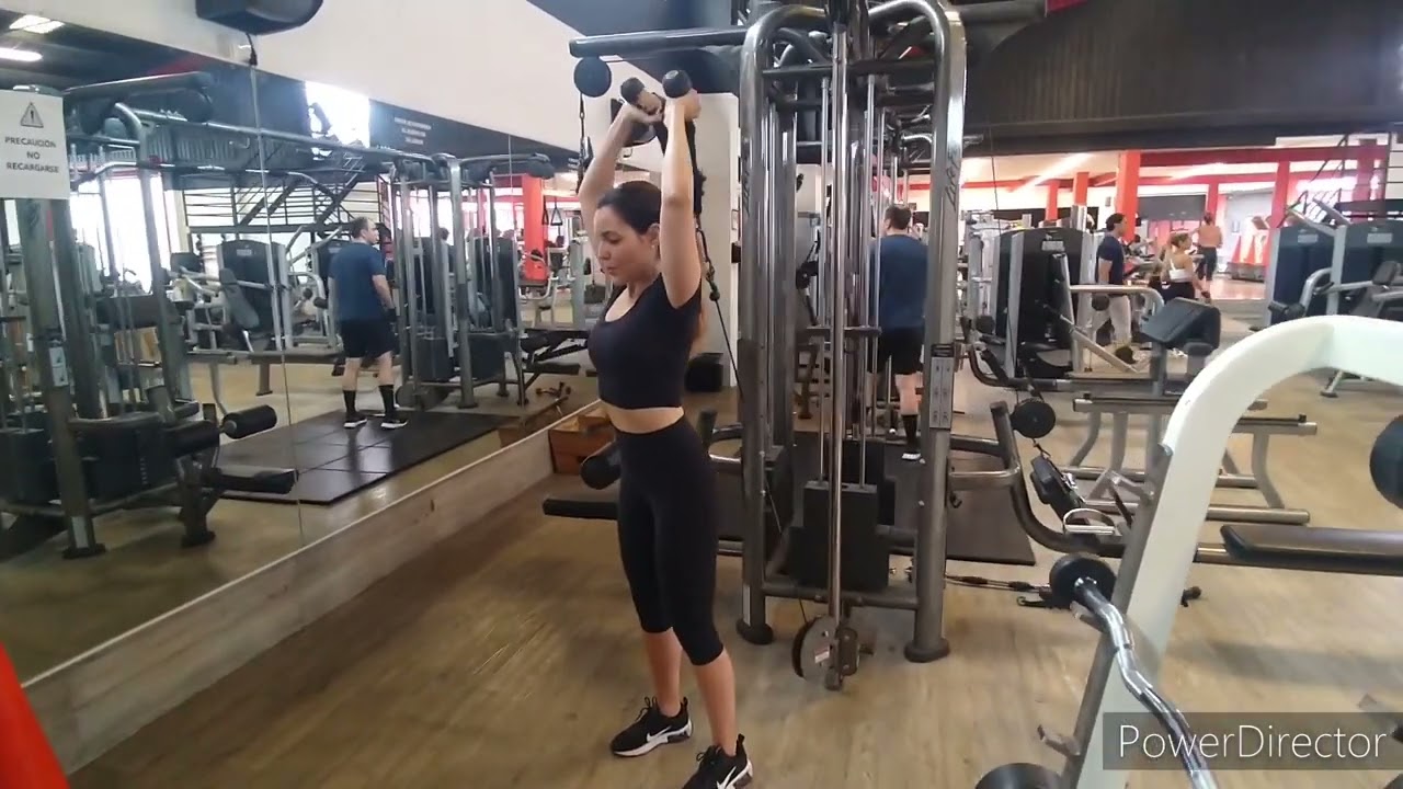 Extensión de triceps tras nuca con cuerda. YouTube