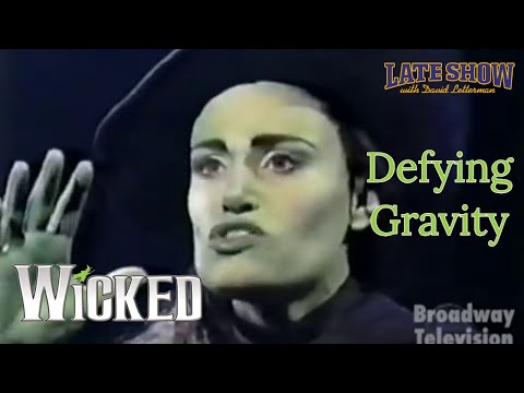 Idina Menzel - &quot;Defying Gravity&quot; - WICKED (Late Show with David Letterman)