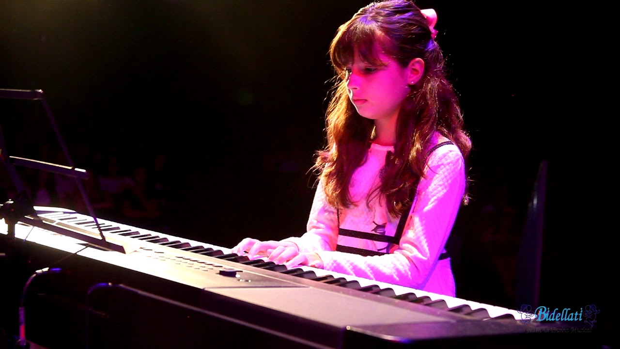Maria Rached 19 maria laura rached - YouTube