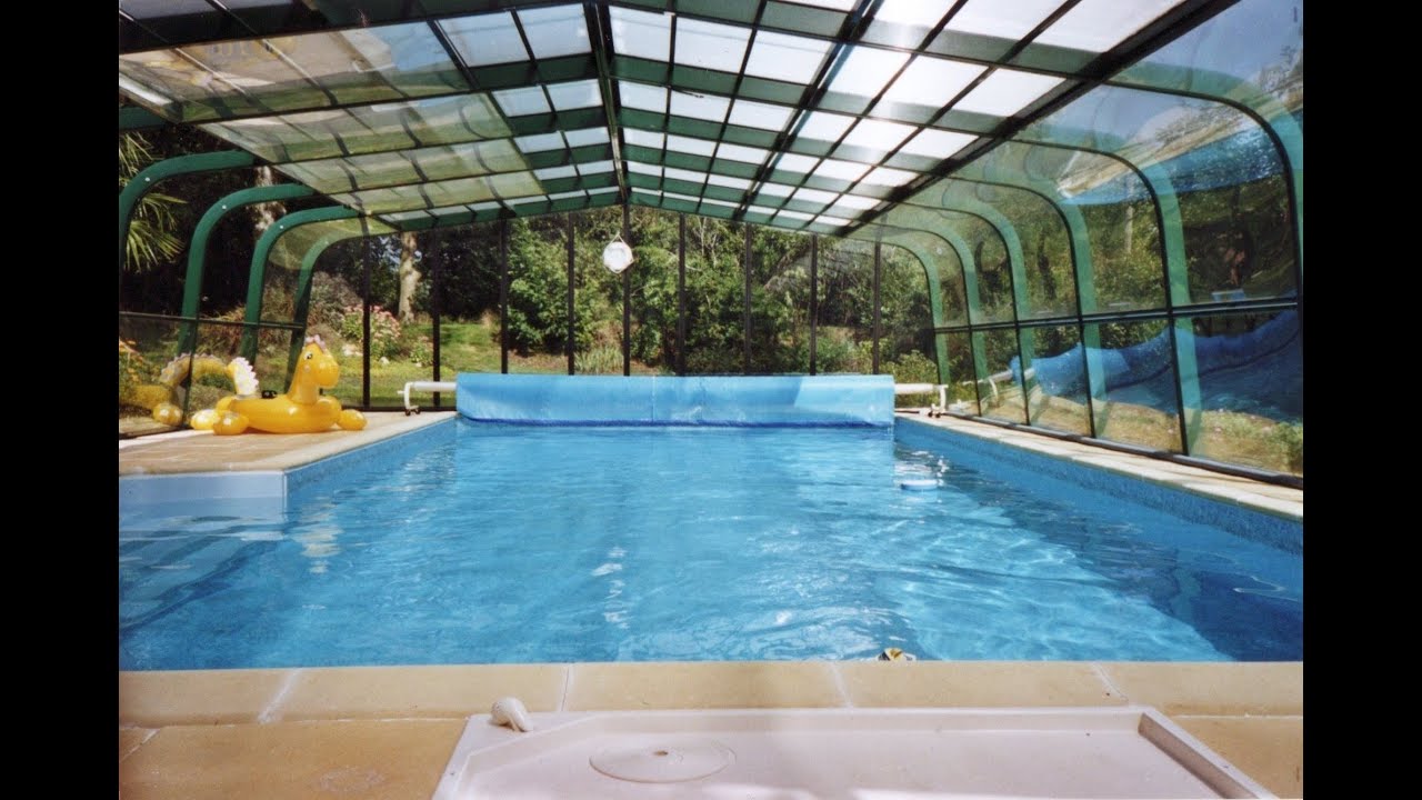 Gite avec piscine couverte chauffée sauna et jacuzzi en