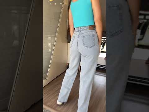 Calça Jeans Wide Leg Vazada